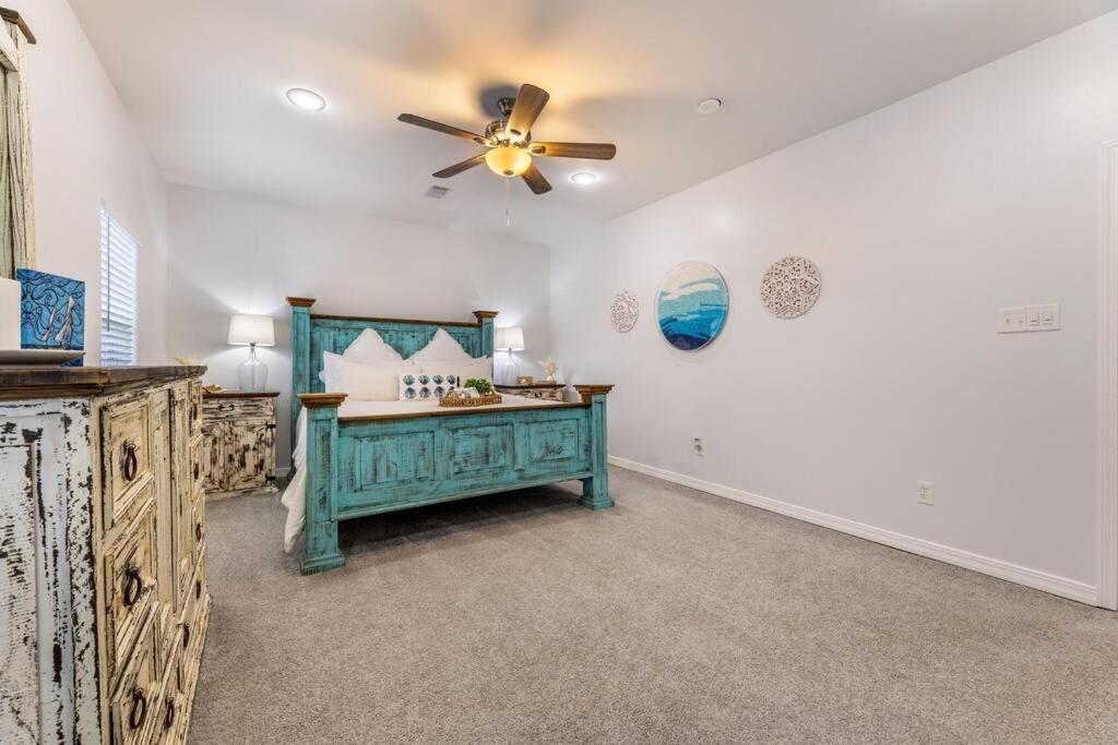 5/3 With A Heated Pool 2 Min From Beach, Updated غالفيستون، تكساس المظهر الخارجي الصورة