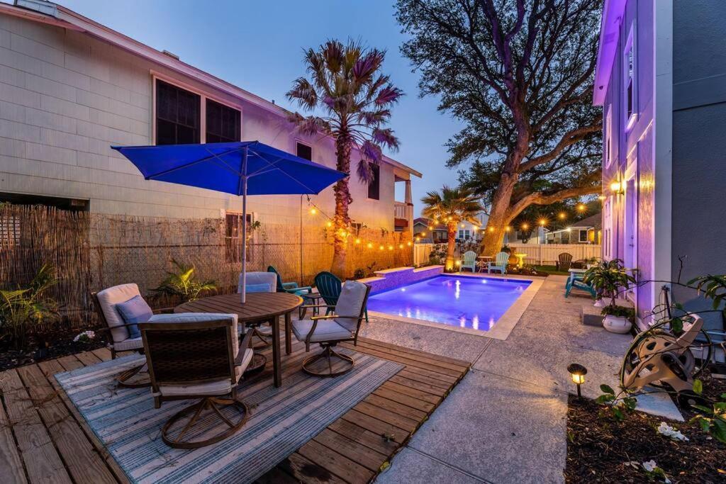 5/3 With A Heated Pool 2 Min From Beach, Updated غالفيستون، تكساس المظهر الخارجي الصورة